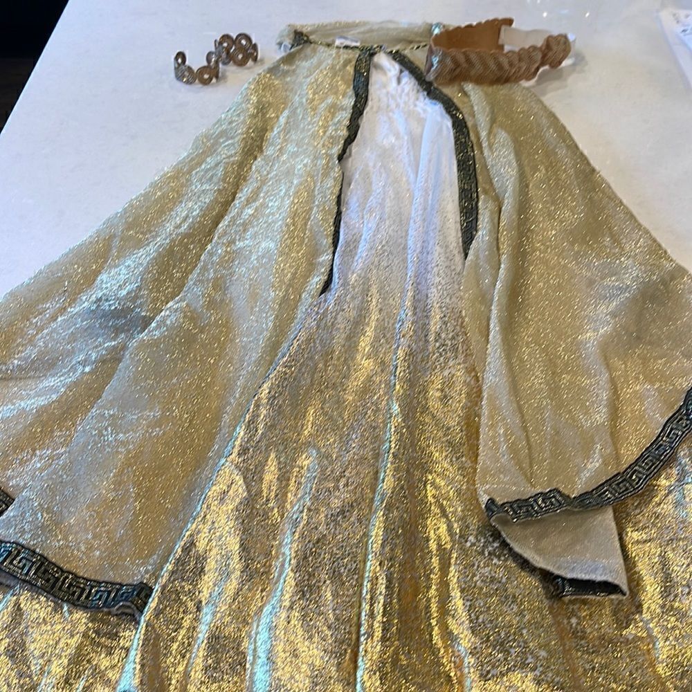 Goddess kid’s costume spirit size small 4-6, really cute arm bands headband.